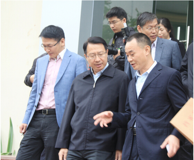 市長、書記為南方IT學院關心鼓勵送特禮!