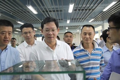 珠海一職實驗學校、新青科技園齊獲市長鄭人豪點贊-教育頻道-手機