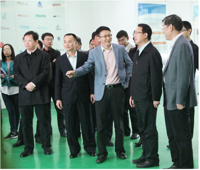 市長、書記親臨南方IT學院，送上特禮關懷與鼓勵